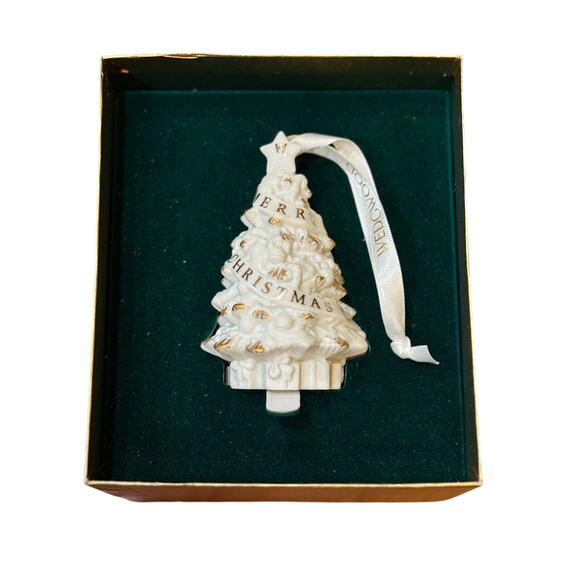 Vintage Wedgwood 2002 Merry Christmas Tree Ornament Classic White Gold In Box - Picture 1 of 14